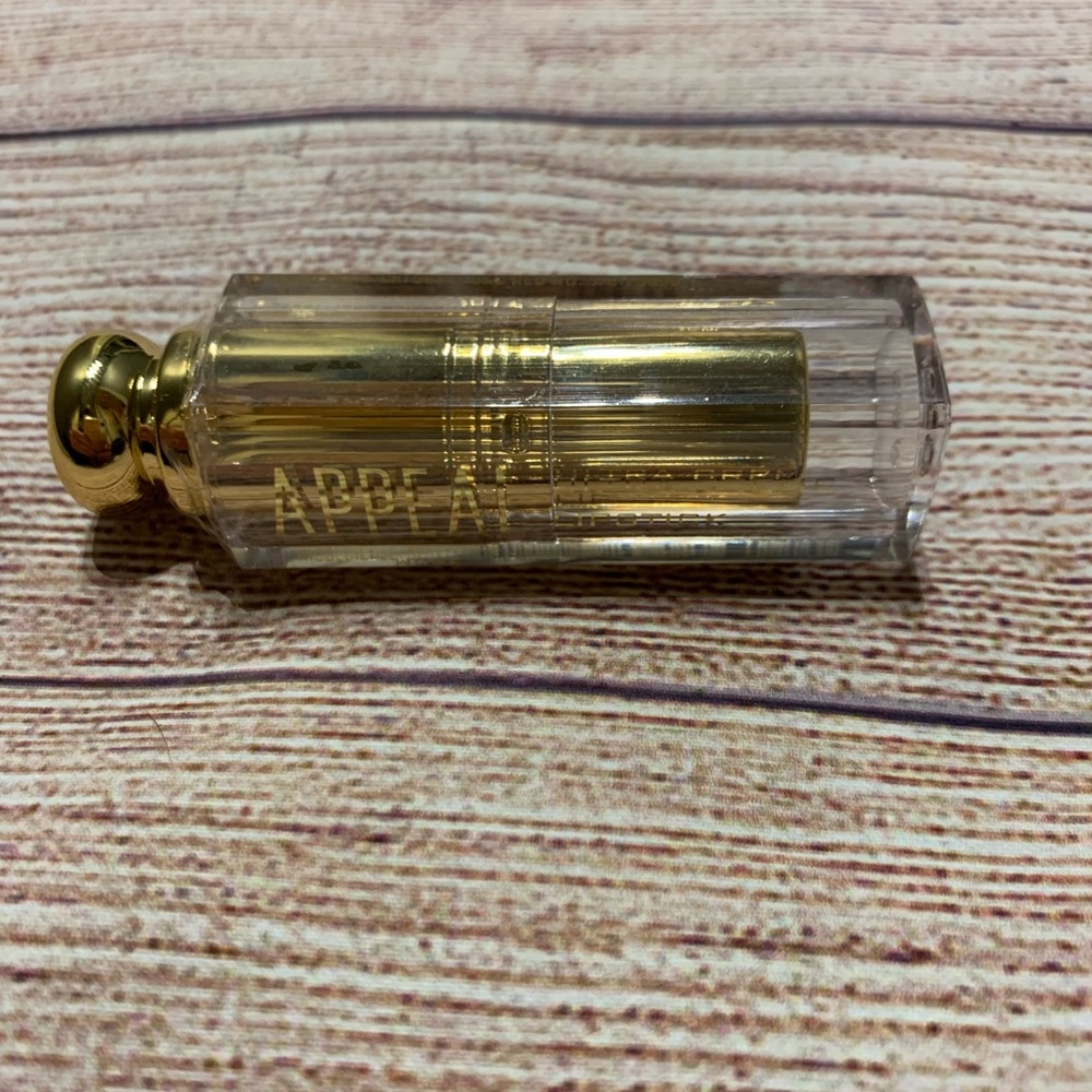 5 for $25 item 🌺 Appeal Lipstick in Muse